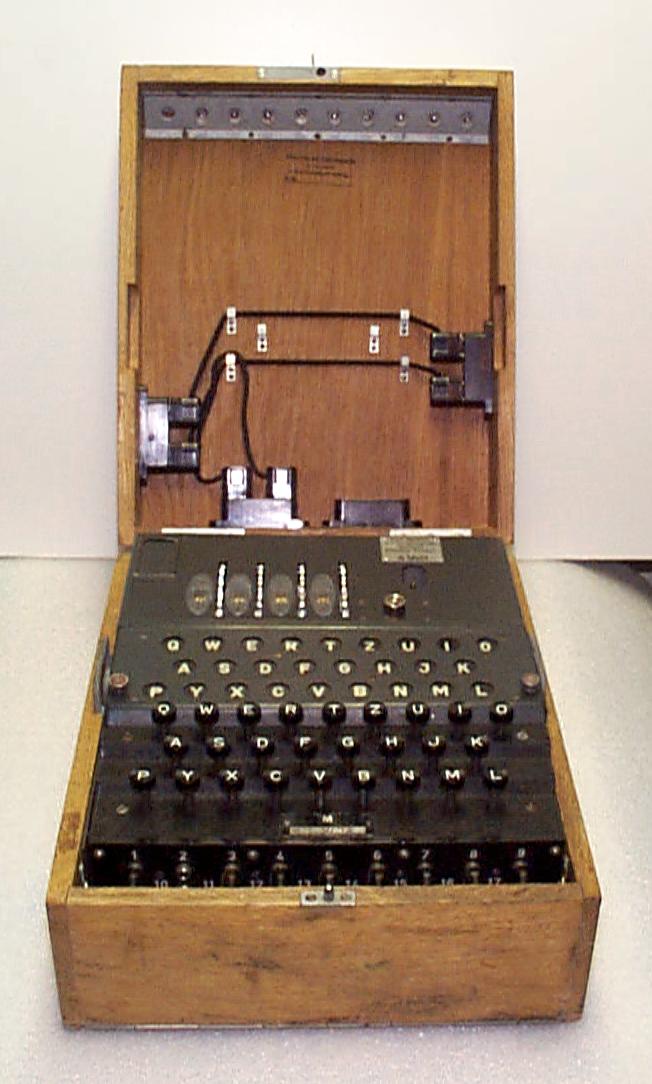 Enigma à 4 roues codeuses de la Kriegsmarine allemande - DGm